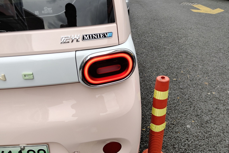 五菱汽车 宏光MINIEV 2024款 第三代 215km 进阶版车身外观9