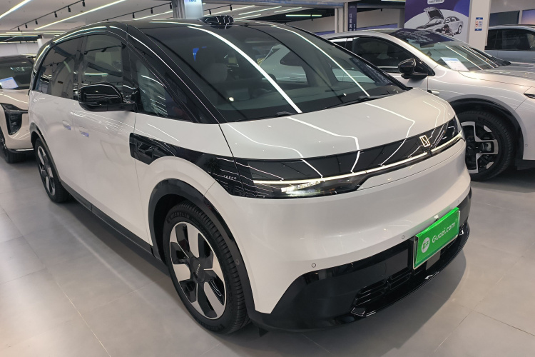 极氪MIX 2025款 长续航智驾版车身外观3