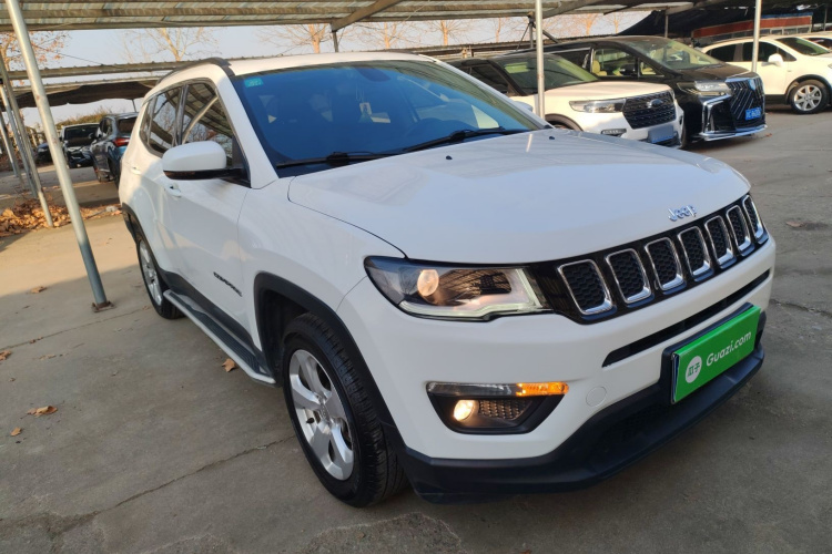 Jeep 指南者 2019款 200T 自动家享-互联大屏版车身外观3