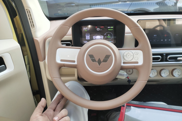 五菱汽车 宏光MINIEV 2024款 第三代 215km 进阶版中控内饰13