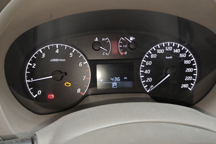 日产 轩逸 2012款 1.6XL CVT豪华版局部细节14