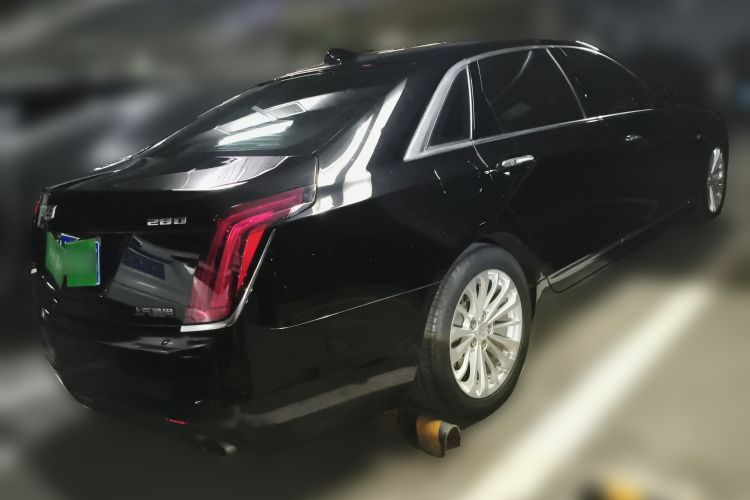 凯迪拉克CT6 2017款 28T 豪华型车身外观7