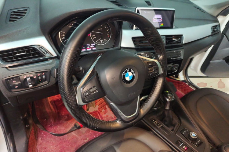 宝马X1 2016款 sDrive18Li 时尚型中控内饰13