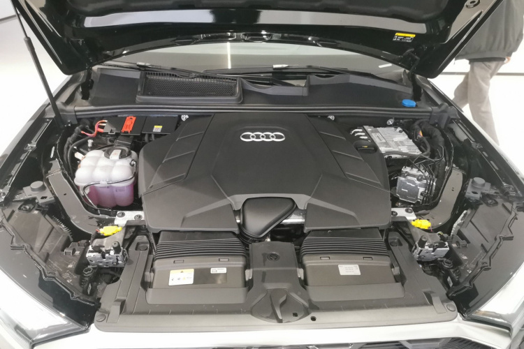 奥迪Q7 2025款 55 TFSI quattro S line运动型局部细节24