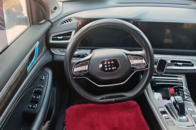 蓝电E5 2023款 1.5L DE-i 100KM臻享型 7座中控内饰13