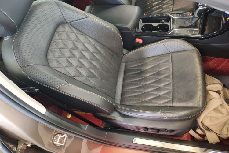 大众 帕萨特 2020款 330TSI 豪华版 国VI局部细节41