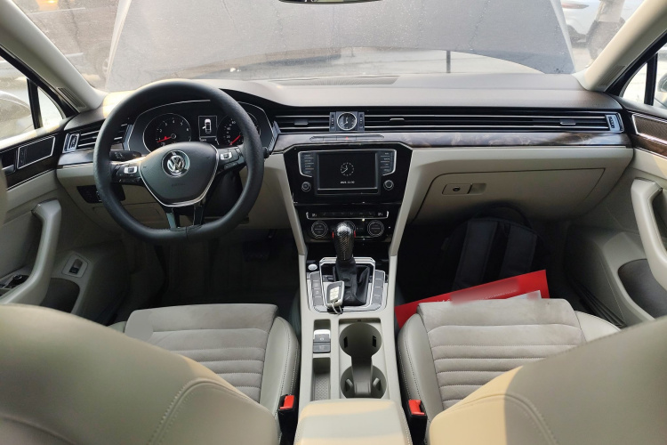 大众 迈腾 2017款 380TSI DSG 豪华型中控内饰12