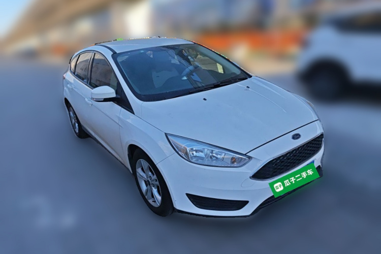 福特 福克斯 2018款 两厢经典 1.6L 自动舒适型智行版车身外观3