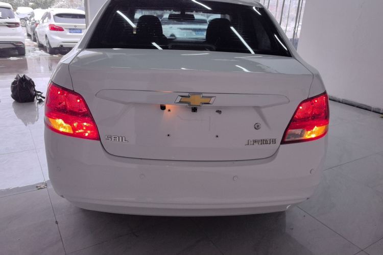 雪佛兰 2015款 赛欧3 1.3L AMT理想版车身外观6