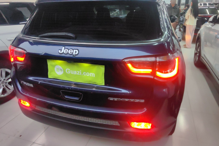 Jeep 指南者 2020款 220T 自动领先版车身外观6004