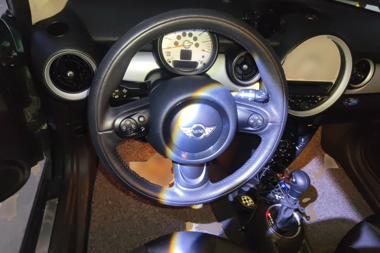 MINI Clubman 2011款 1.6L COOPER Fun中控内饰13