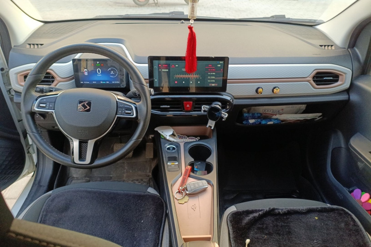 思皓 花仙子 2021款 302km 时尚型 31.4kWh中控内饰7002
