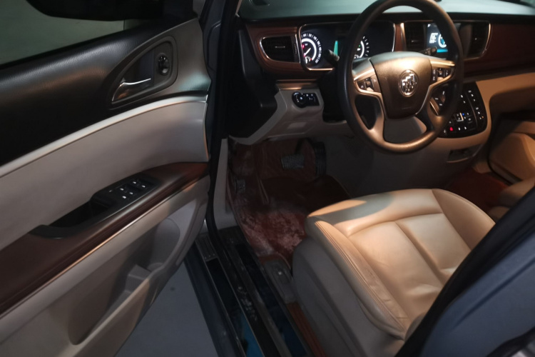 别克GL8 2018款 28T 舒适型 国VI中控内饰20