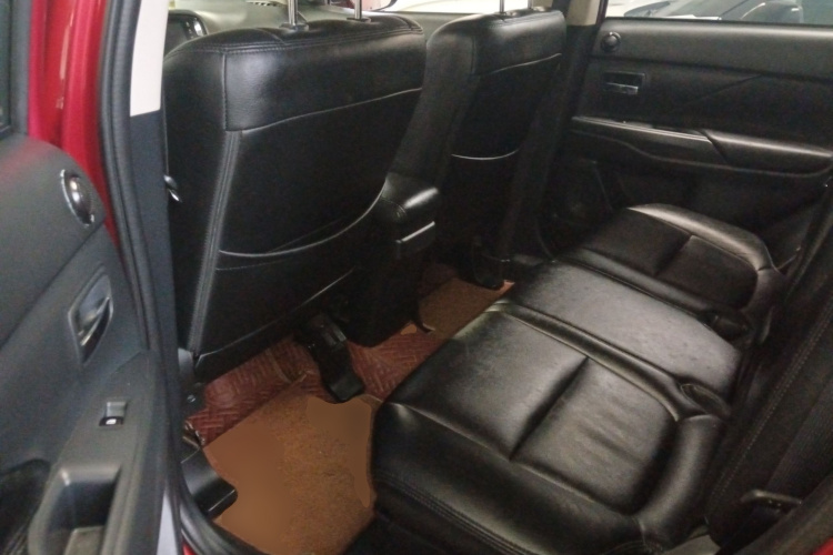 三菱 欧蓝德 2016款 2.0L 两驱风尚版 5座中控内饰21