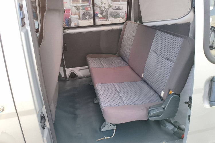 五菱汽车 五菱之光 2020款 1.2L 厢式运输车实用型 国VI 5座 LSI中控内饰7004