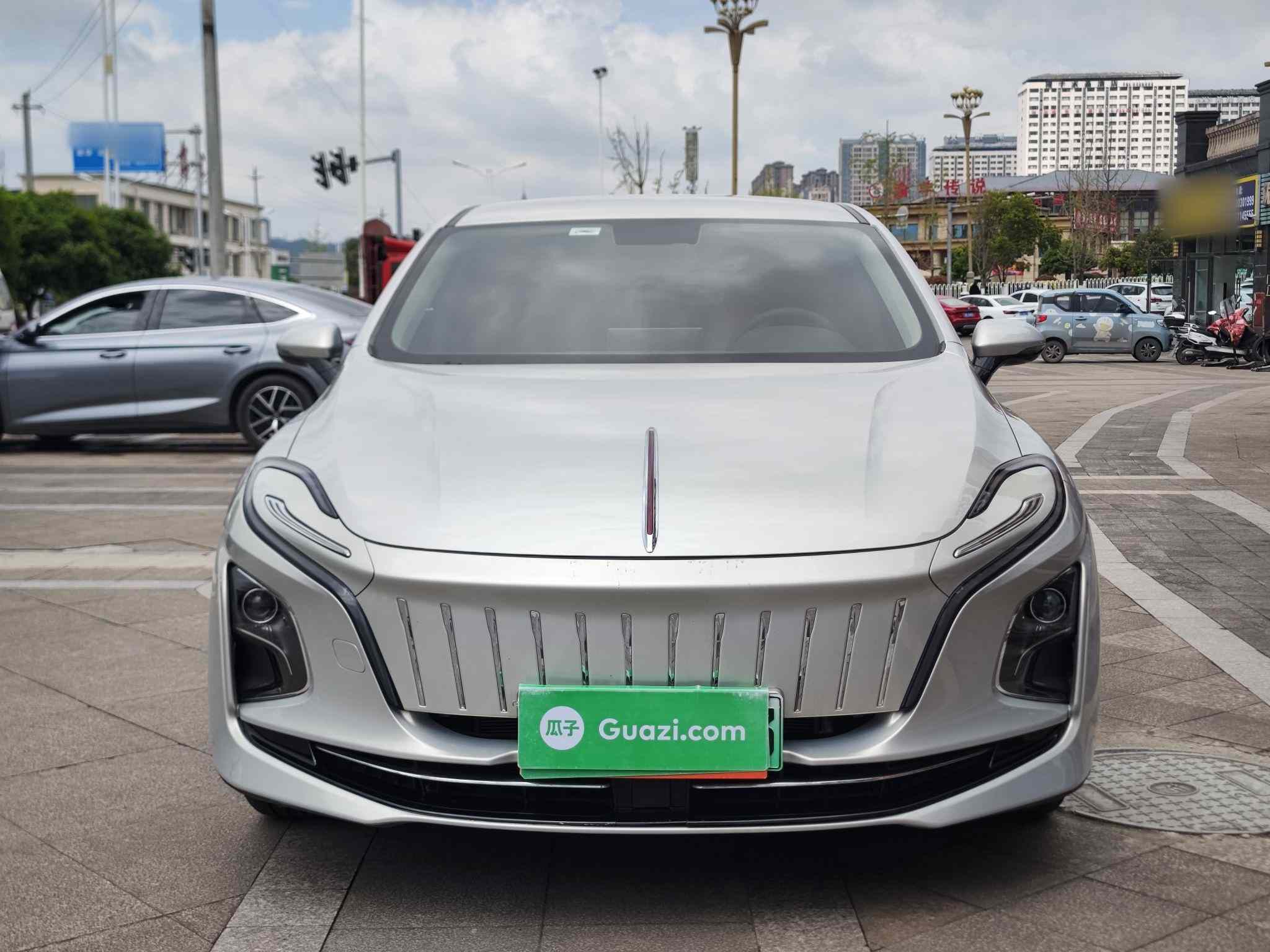 红旗E-QM5 2022款 431km 充电乐享版(2)