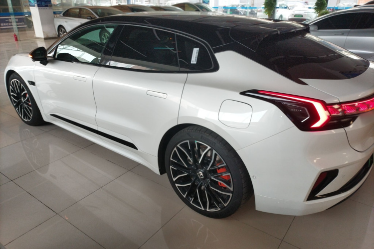 极氪001 2024款 YOU版 100kWh 四驱车身外观4