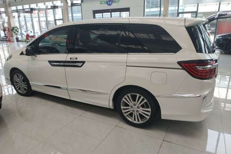 本田 艾力绅 2016款 2.4L 豪华版车身外观4