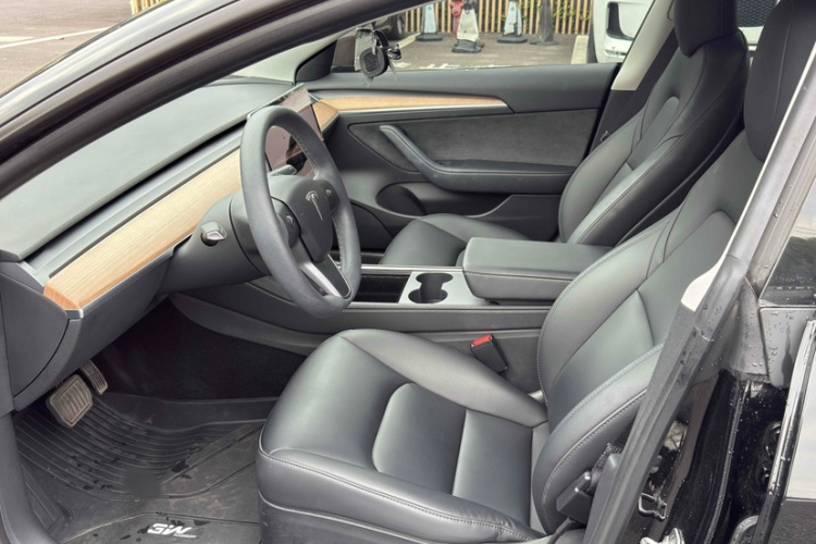 特斯拉 Model 3 2022款 后轮驱动版中控内饰7002