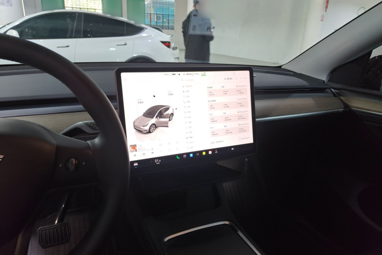 特斯拉 Model Y 2022款 改款 后轮驱动版中控内饰12