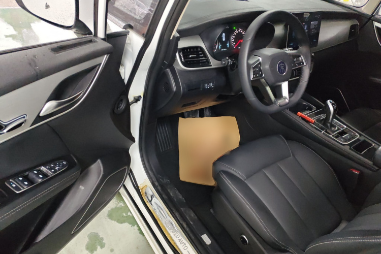 比亚迪 宋MAX 2021款 升级版 1.5T 自动尊贵型 7座中控内饰20