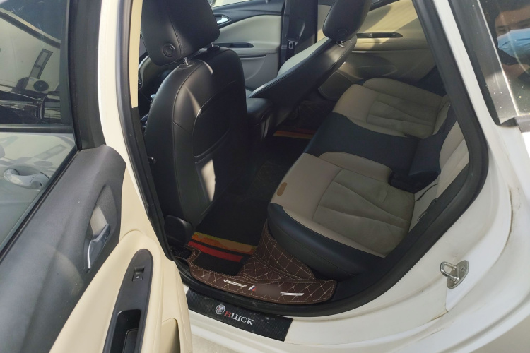 别克 威朗 2018款 三厢 15S 手动领先型中控内饰21