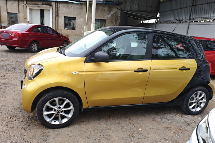 smart forfour 2016款 1.0L 52千瓦灵动版车身外观6003