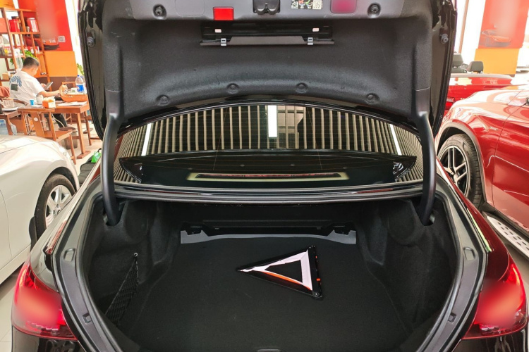 奔驰E级 2023款 E 300 L 豪华型机舱底盘23