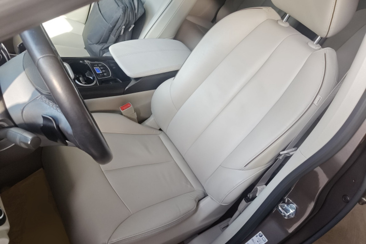 别克GL8 2020款 陆上公务舱 652T 尊贵型局部细节19