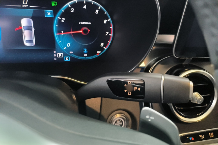 奔驰C级 2021款 C 200 L 时尚型运动版局部细节18