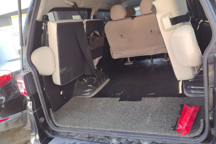 东风风行 菱智 2022款 奋斗款 M5L 1.6L 基本型 7座局部细节23