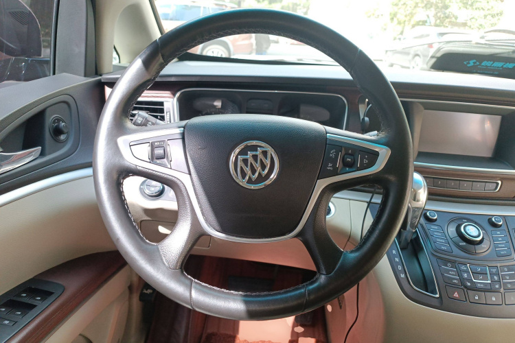 别克GL8 2014款 3.0L XT豪华商务旗舰版局部细节13