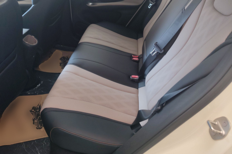 比亚迪 海豚 2023款 420km 时尚版中控内饰21