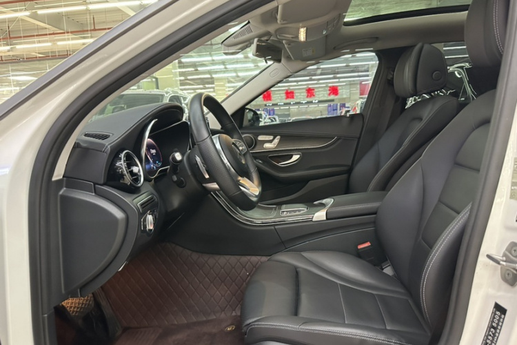奔驰C级 2020款 C 260 L 运动版中控内饰7003