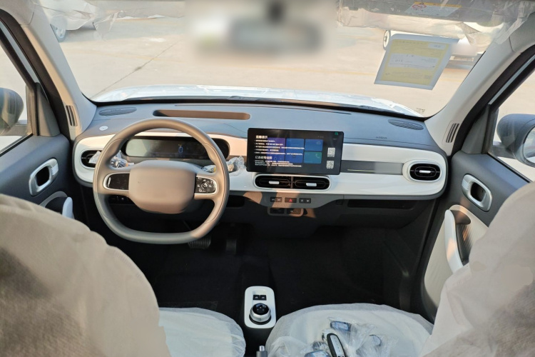 吉利银河 熊猫 2025款 210km 元气熊中控内饰7002