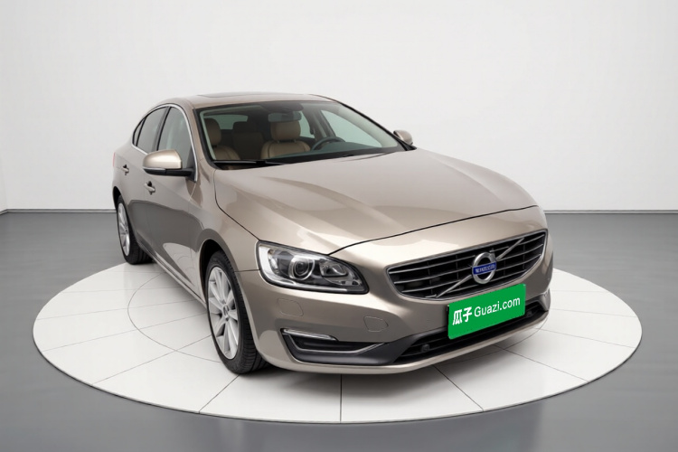 沃尔沃S60 2015款 S60L 2.0T 智远版车身外观3