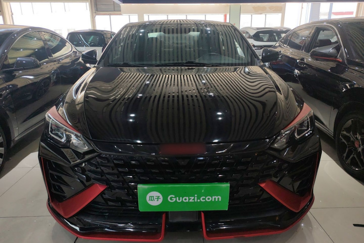 东风风神 奕炫MAX 2021款 1.5T 暗夜锋芒版车身外观2