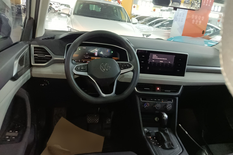 大众 途岳 2023款 300TSI 两驱新月版中控内饰12