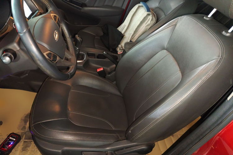 奇瑞 艾瑞泽7 2015款 1.5T 手动致享版中控内饰19