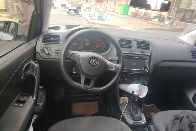 大众 Polo 2016款 1.4L 自动风尚型中控内饰13