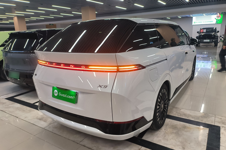 小鹏X9 2025款 740超长续航 Max车身外观7