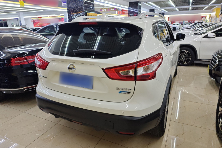 日产 逍客 2017款 2.0L CVT精英版 国V车身外观6005