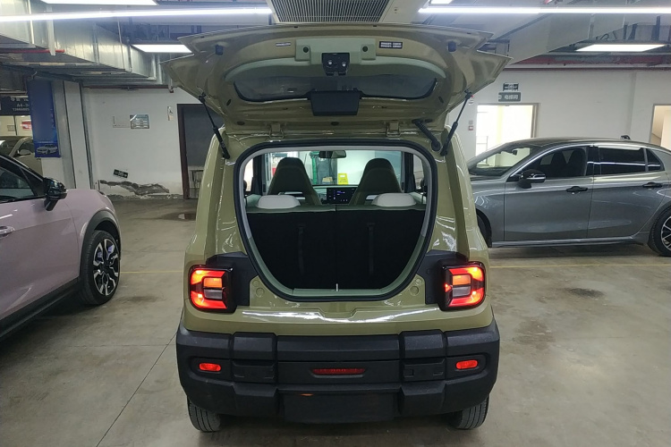 吉利银河 2025款 210km 熊猫骑士机舱底盘23