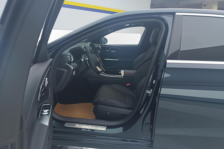 奔驰C级 2024款 改款 C 260 L 运动版中控内饰19