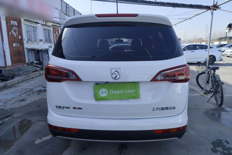 宝骏730 2021款 1.5T CVT时尚型 7座车身外观6