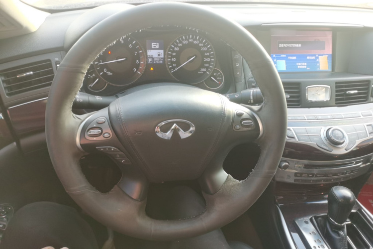 英菲尼迪Q70 2019款 Q70L 2.0T 悦享版中控内饰13