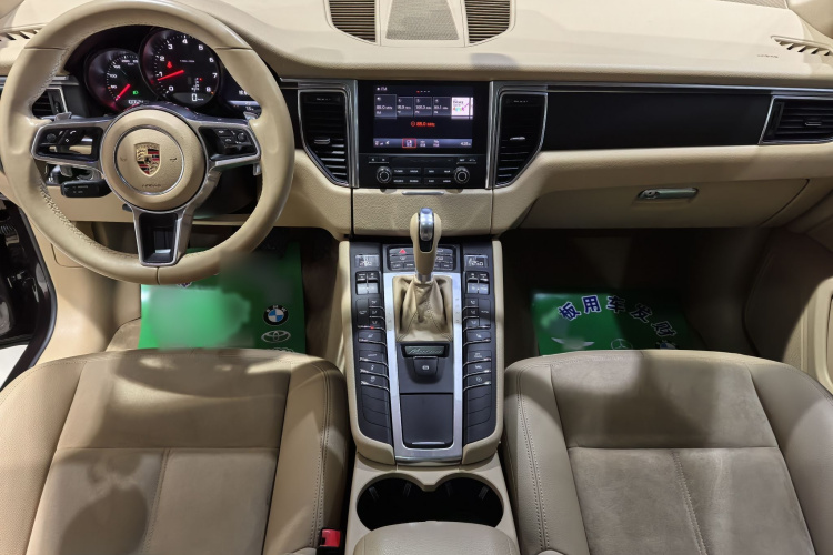 保时捷 2017款  Macan 2.0T中控内饰7003