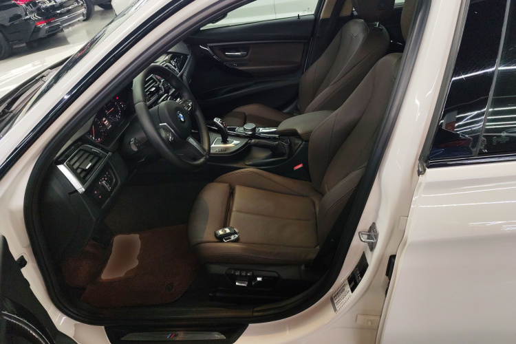 宝马3系 2019款 320Li M运动套装中控内饰19