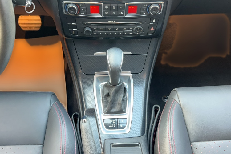 雪铁龙C5 2014款 1.6T 自动尊贵型局部细节18