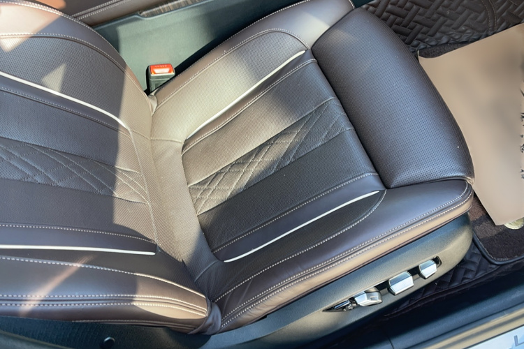 宝马5系 2020款 530Li 尊享型 豪华套装局部细节9004